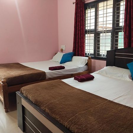 Maanyatha Home Stay Manipal Buitenkant foto