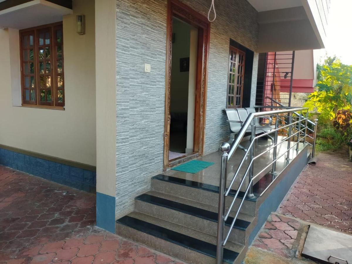 Maanyatha Home Stay Manipal Buitenkant foto